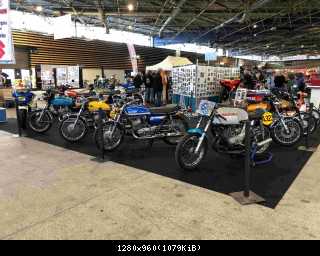 Le stand SUZUKI 2 temps voisin du CX Club